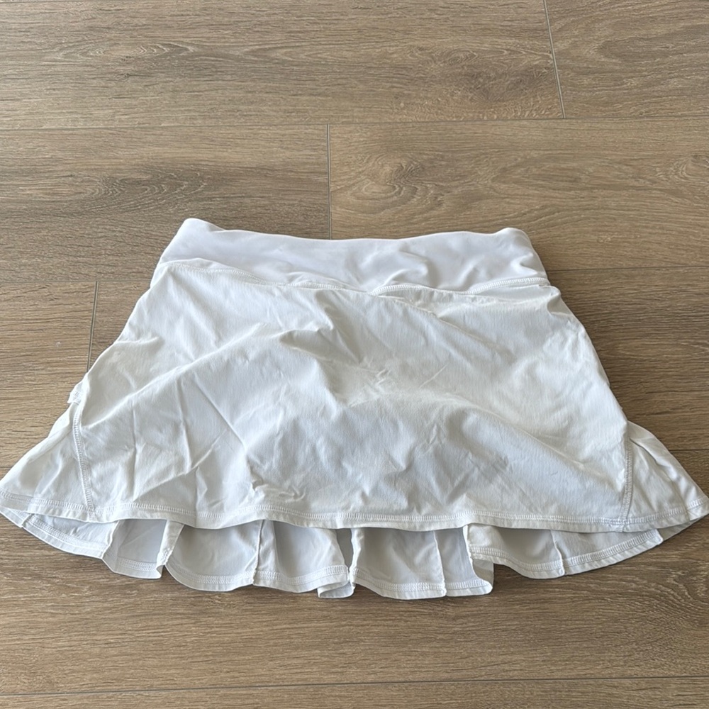 Lululemon Women's Skirt - White